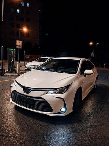 corolla s: Toyota Corolla: 2019 г., 1.8 л, Вариатор, Гибрид, Седан — 1