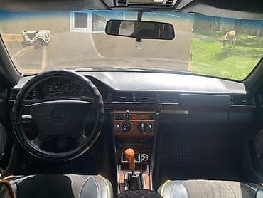 Mercedes-Benz W124: 1994 г., 2.2 л, Механика, Бензин, Седан — 6