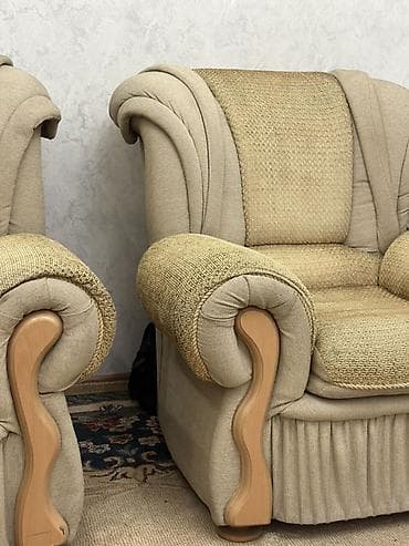 белое кресло: Пара мягких кресел в классическом стиле. - Цвет: бежевый/песочный. - — 3