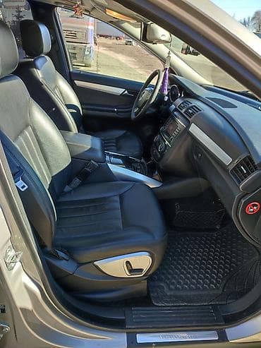 v class аренда: Mercedes-Benz R-Class: 2006 г., 3.2 л, Типтроник, Дизель, Универсал — 5