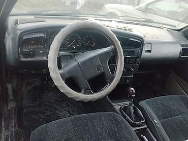 Volkswagen Passat Variant: 1988 г., 1.8 л, Кол менен иштөөчү, Универсал — 2