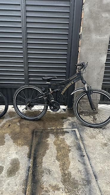 велик матор: Два горных велосипеда (MTB) 1) Бирюзово‑черный: - Колеса: 26" - Рама — 3