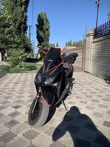 Транспорт: Скутер Hanoya (модель на фото), городской класс 50 сс. Основные — 1