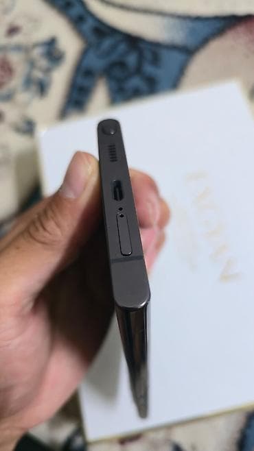 видеорегистратор на авто: Samsung Galaxy S22 Ultra, Б/у, 256 ГБ, цвет - Черный, 2 SIM — 3