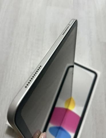 Планшеты: Так же есть обмен IPad (10‑е поколение), серебристый цвет - Дисплей — 3