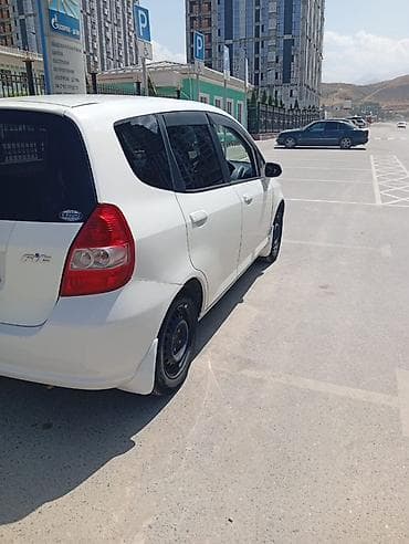 gd: Honda Fit: 2004 г., 1.5 л, Автомат, Бензин, Хэтчбэк — 3