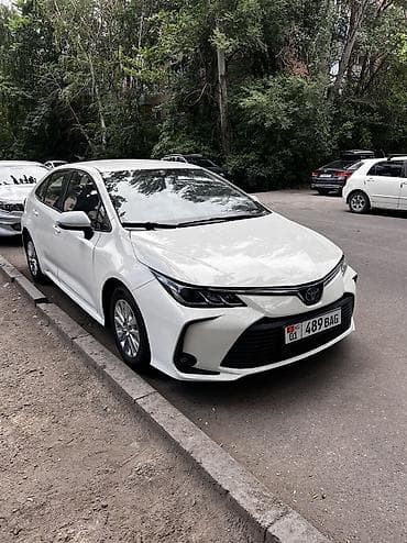 e2 byd: Toyota Corolla: 2019 г., 1.8 л, Вариатор, Гибрид, Седан — 1