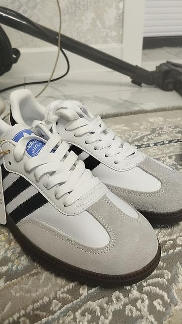 обув адидас: Мужские кроссовки, 40.5, Adidas, Новый, цвет - Белый, Платная доставка — 2