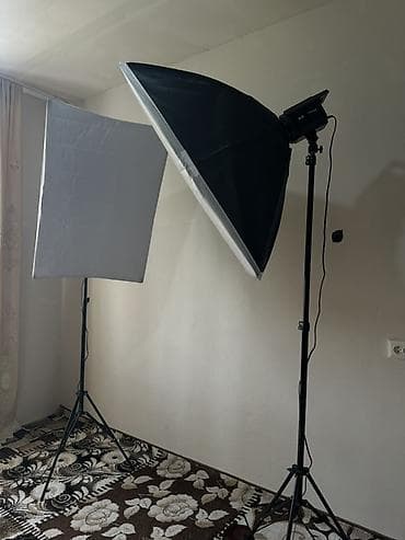 свет для студии: Комплект студийного света для фото/видео. Состав: - 2 стойки-штатива — 3