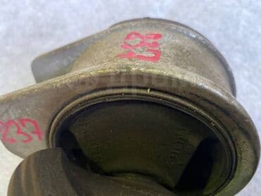 6a13: Подушка мотора Mitsubishi 1997 г., Б/у, Оригинал, Япония — 3