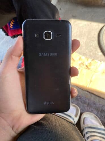 телефон j2: Samsung Galaxy J2 2016, Б/у, цвет - Черный — 1