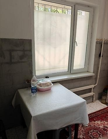 сдаю место ош базар: 34 м², 1 комната, Утепленный — 4
