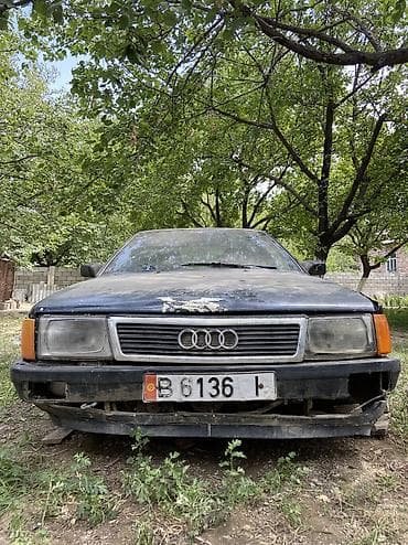 Audi 100: 1988 г., 2.3 л, Механика, Бензин, Седан