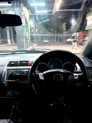 граната фит: Honda Fit: 2003 г., 1.5 л, Хэтчбэк — 8