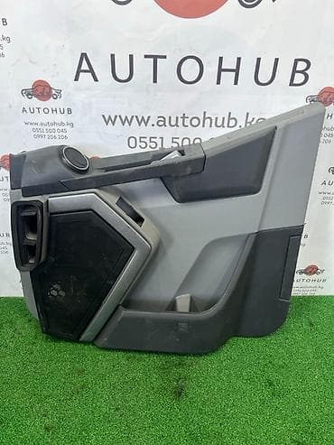step 2: Обшивка двери правая для RENAULT T-series тягач DXI-13 (D13 K2), год — 1