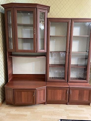 Продаю стол со стульями в хорошем качестве 27000 сом, стулья 10 штук