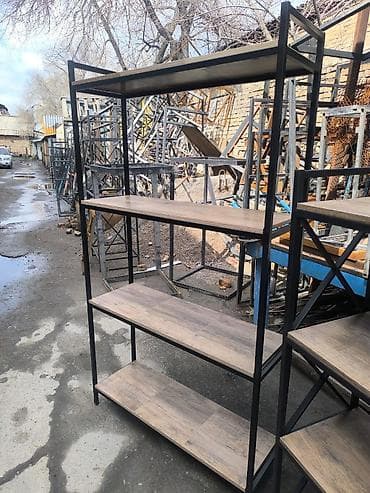 напольная вешалка: Металлические стеллажи в современном лофт‑стиле. Варианты: - Стеллаж — 7