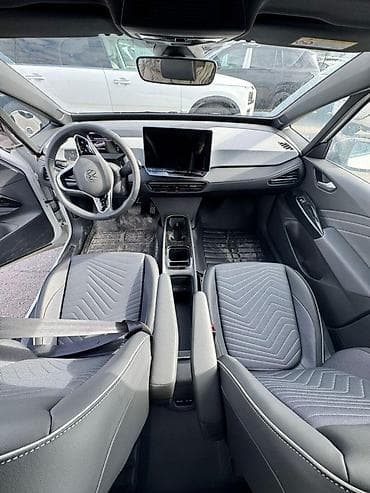 volkswagen id.3: Volkswagen ID.3: 2025 г., Электромобиль, Хэтчбэк — 5
