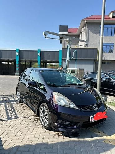 Honda Fit: 2013 г., 1.5 л, Автомат, Бензин, Хэтчбэк — 3