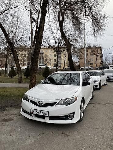 Toyota Camry: 2014 г., 2.5 л, Автомат, Бензин, Седан at lalafo.kg Toyota Camry: 2014 г., 2.5 л, Автомат, Бензин, Седан