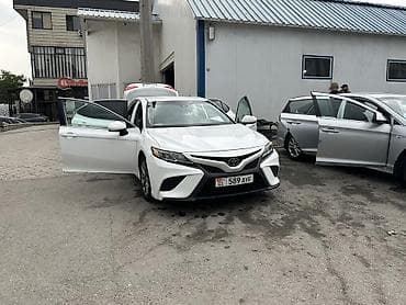 650: Toyota Camry: 2019 г., Бензин — 2