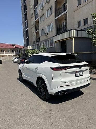 space runer: Changan Uni-T: 2025 г., 1.5 л, Робот, Бензин, Кроссовер — 3