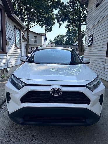 range rower: Toyota RAV4: 2025 г., Бензин — 1