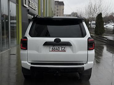 двигатил: Toyota 4Runner: 2021 г., 4 л, Автомат, Бензин, Внедорожник — 4