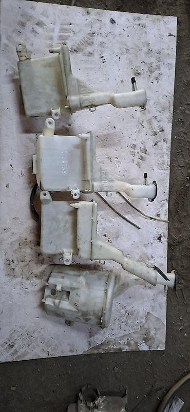 коробка на ист: Бачок Toyota 2005 г., Б/у, Оригинал, Япония — 1