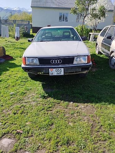 Audi 100: 1986 г., 2 л, Механика, Бензин, Седан