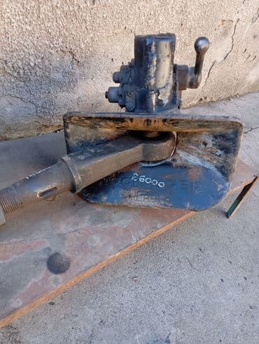 реечный домкрат: Фаркоп Для грузовых авто Howo, Б/у, Самовывоз — 10