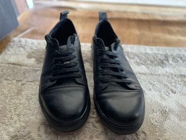продаю в связи с переездом: Мужские кроссовки, 42, Б/у, цвет - Черный, Платная доставка — 3