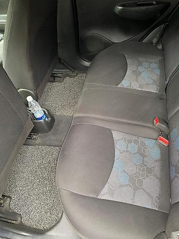 шевроле трекер: Chevrolet Spark: 2017 г., 1 л, Автомат, Бензин, Хэтчбэк — 7