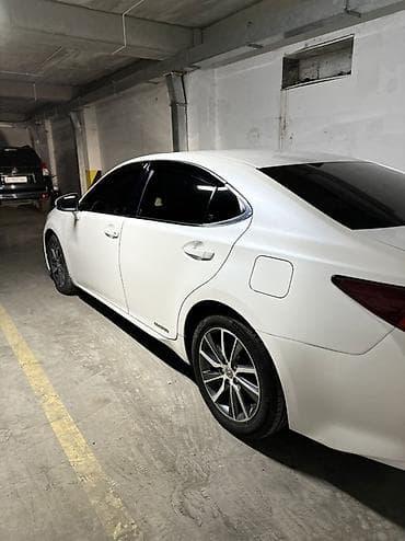30000: Lexus ES: 2017 г., 2.5 л, Вариатор, Гибрид, Седан — 4