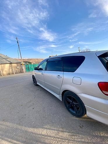 степ вагон 2: Toyota Ipsum: 2002 г., 2.4 л, Автомат, Газ, Универсал — 1