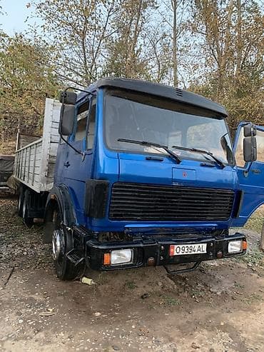 Грузовой бортовой автомобиль Mercedes-Benz 1422 (4x2/6x4 на задней