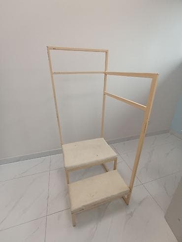 Полка для вещей и одежды, Железо