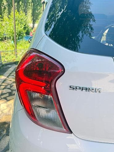 Продажа авто: Chevrolet Spark: 2017 г., 1 л, Вариатор, Бензин, Хэтчбэк — 7