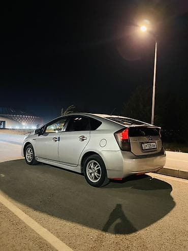byd e7: Toyota Prius: 2011 г., 1.8 л, Вариатор, Гибрид, Хэтчбэк — 3