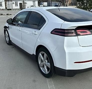Chevrolet Volt: 2015 г., Автомат, Гибрид, Хэтчбэк — 3