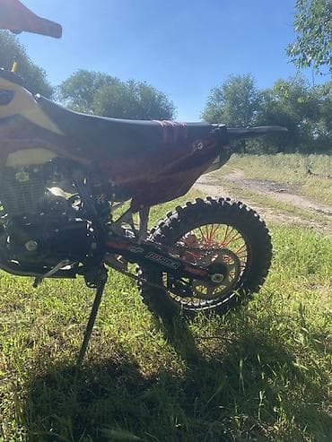 2 8: Эндуро/кроссовый мотоцикл (примерно класс 250cc) - Двигатель — 3