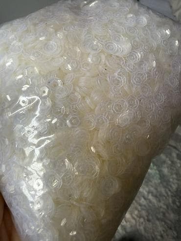 пайетками: Пайетки прозрачные, белый перламутр - Форма: классическая — 2