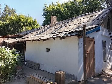 Продаю дом барачного типа, три комнаты и коридор, по документам пять