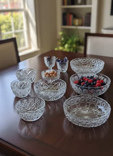 Продаю чешский хрусталь, б-у в отличном состоянии. Вазы все разного