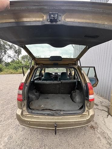 Mitsubishi Space Star: 1999 г., 1.3 л, Механика, Бензин