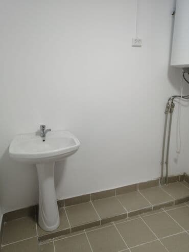 торговый центр бум: Продаётся коммерческое помещение в центре города Каракол, 600 — 6