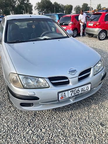 Nissan Almera: 2002 г., 1.5 л, Механика, Газ, Седан