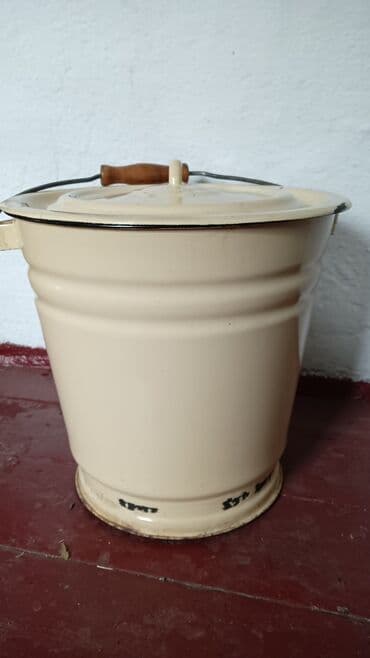 молодая гвардия баялинова: Ведро эмалированное новое СССР с крышкой — 1