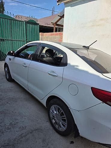 Kia Rio: 2017 г., 1.4 л, Автомат, Бензин, Седан