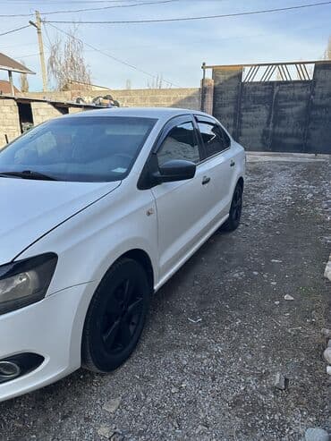 дом обмен на авто: Volkswagen Polo: 2013 г., 1.6 л, Механика, Бензиновая, Седан — 16